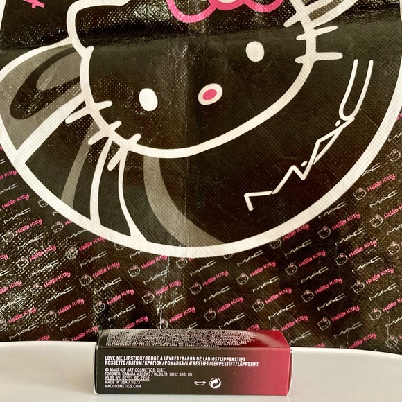 MAC Love Me Lipstick Hey Frenchie - Picture 11 of 11